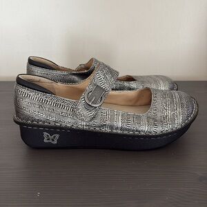 Alegria Womens Paloma Mary Jane‎ Silver Metallic Leather Size 39